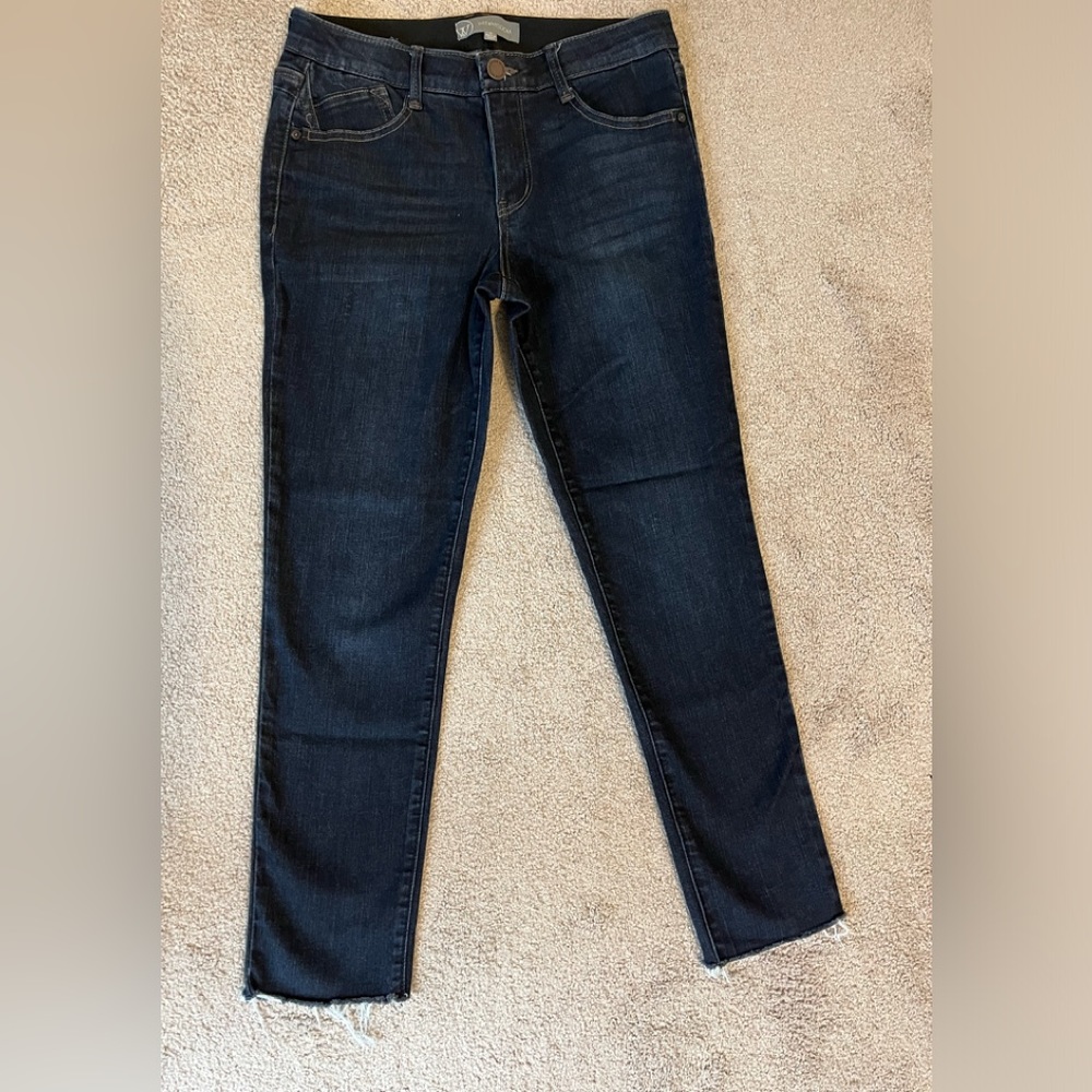 Wit and Wisdom Ab-solution raw hem skinny jeans.  EUC.  Size 8.